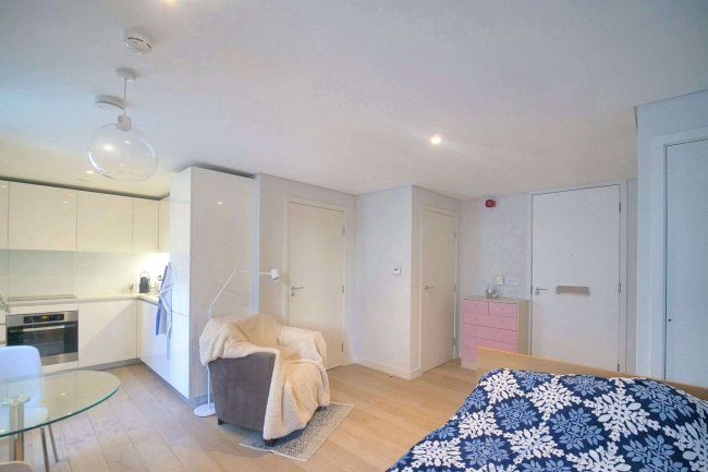 Apartment 1306, 4 Merchant Square East, London W2 1BF 9