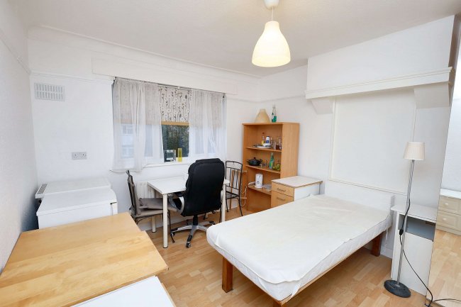 78 Ellesmere Road, Dollis Hill, London, NW10 1JS 6