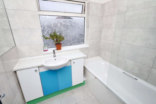 78 Ellesmere Road, Dollis Hill, London, NW10 1JS 6