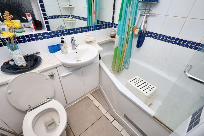 78 Ellesmere Road, Dollis Hill, London, NW10 1JS 6