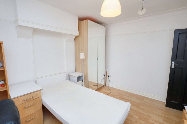 78 Ellesmere Road, Dollis Hill, London, NW10 1JS 6