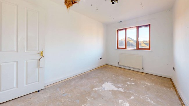 18 Pear Road, Leytonstone, London, E11 4YP 9