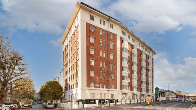 29 Westbourne Court, Bayswater, London, W2 6JT 5