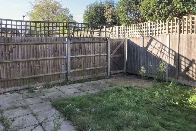 10 Broxburn Court, Broxburn Drive, South Ockenden, RM15 5PD 4