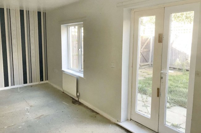 10 Broxburn Court, Broxburn Drive, South Ockenden, RM15 5PD 4