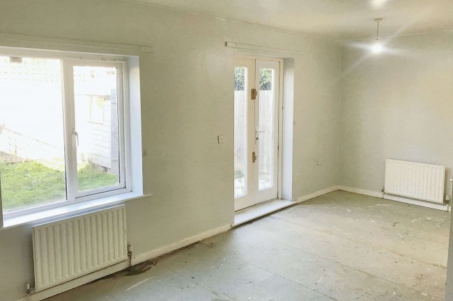 10 Broxburn Court, Broxburn Drive, South Ockenden, RM15 5PD 4