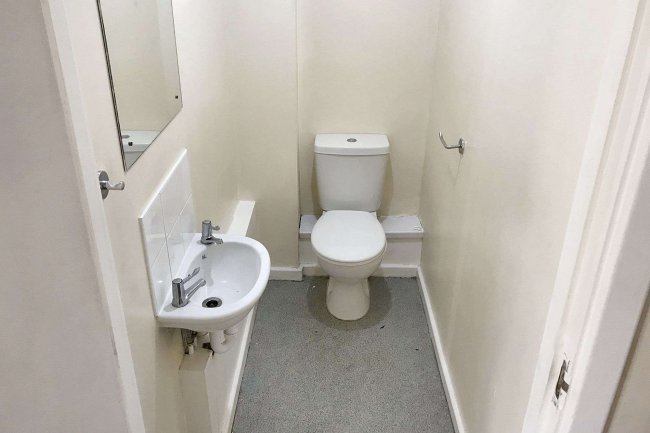 10 Broxburn Court, Broxburn Drive, South Ockenden, RM15 5PD 4