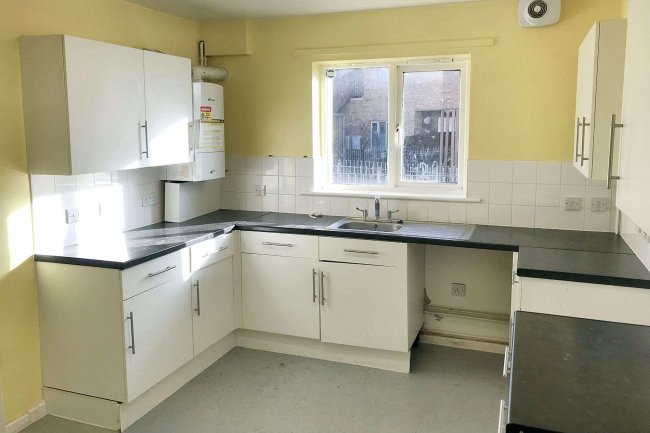 10 Broxburn Court, Broxburn Drive, South Ockenden, RM15 5PD 4