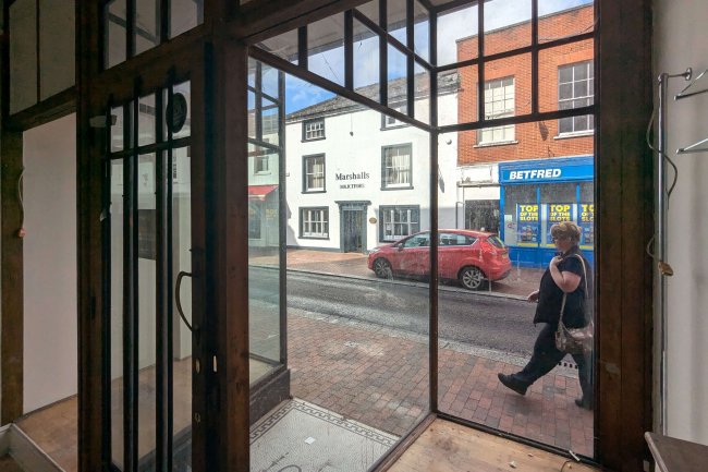 89 High Street, Godalming, Surrey GU7 1AW 6