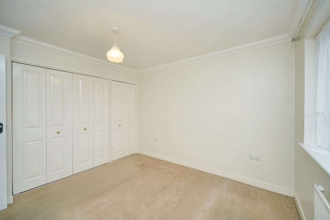 32 Greenlea Avenue, Bognor Regis, W. Sussex, PO21 3LL 5