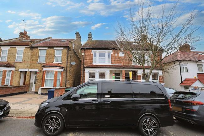 8 Goldsmith Road, Barnet, London N11 3JP 8