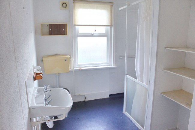 31 Brodrick Road, Eastbourne, East Sussex, BN22 9NR 6