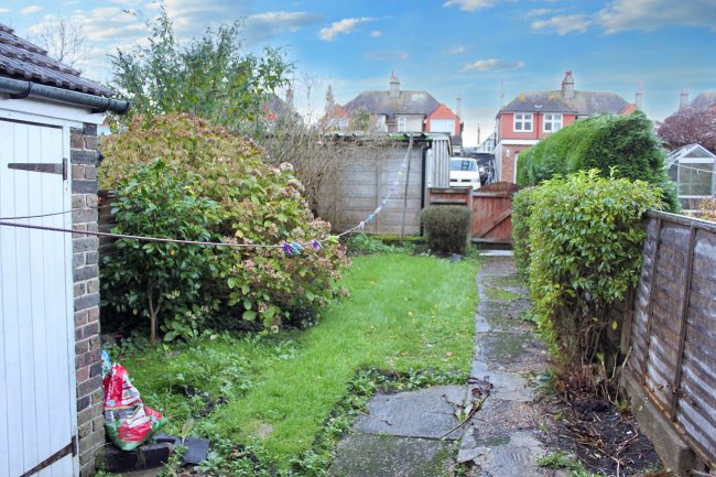 31 Brodrick Road, Eastbourne, East Sussex, BN22 9NR 6