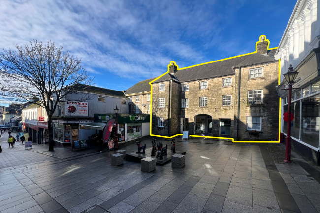 20 & 20A Fore Street, Redruth TR15 2BD 3