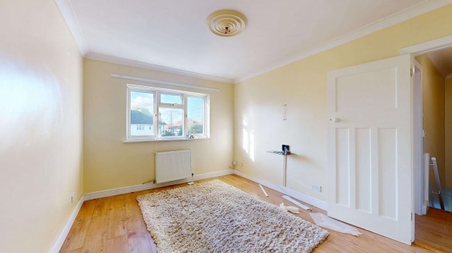 5 Homefield Close, London, NW10 0SN 6