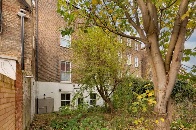 Flat A, 4 Iffley Road, Hammersmith, W6 0PA 5