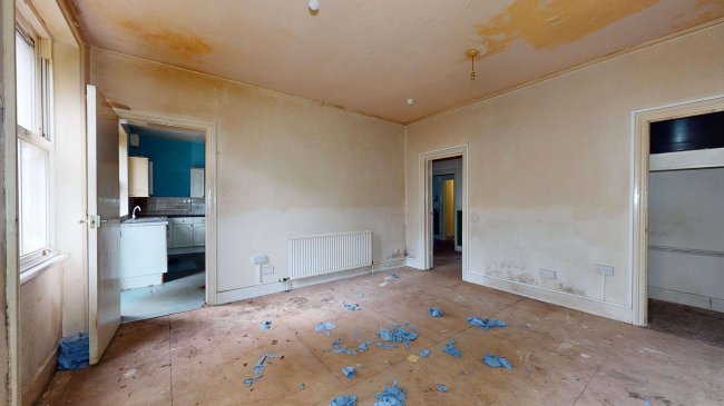 Flat A, 4 Iffley Road, Hammersmith, W6 0PA 5