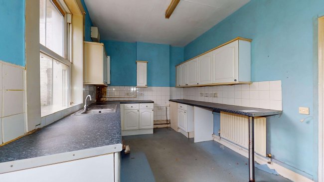 Flat A, 4 Iffley Road, Hammersmith, W6 0PA 5