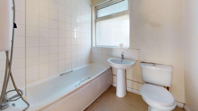 21 Riverside Gardens, Wembley, HA0 1JF 3