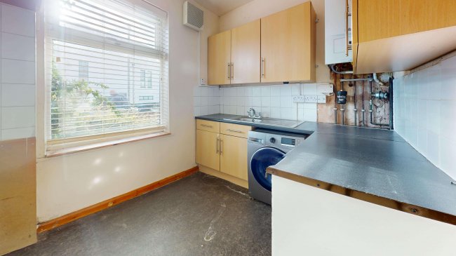 21 Riverside Gardens, Wembley, HA0 1JF 3