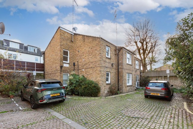 11 Conningham Mews, Shepherds Bush, W12 9QW 8