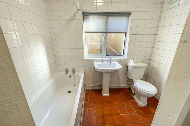 1&2 Wandon Green, Lawrence End Road, Luton, LU2 8PH 5