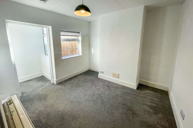 1&2 Wandon Green, Lawrence End Road, Luton, LU2 8PH 5