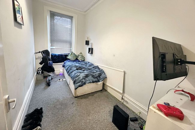 6a Radnor Park Road, Folkstone, Kent, CT19 5AU 1