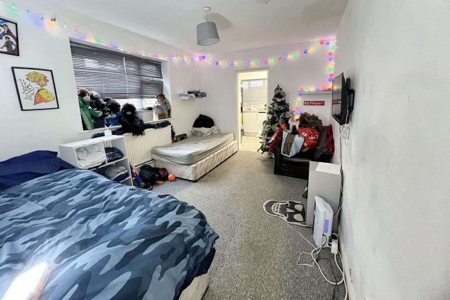 6a Radnor Park Road, Folkstone, Kent, CT19 5AU 1