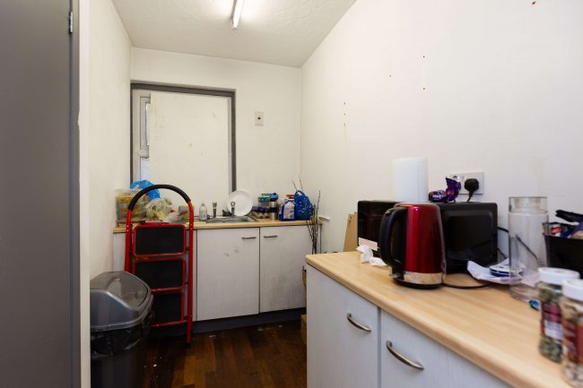 87 Wey Hill, Haselmere, Surrey, GU27 1HN 5