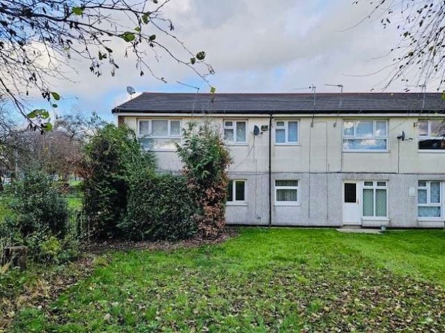 11 Colebrook Drive Manchester Greater Manchester, M40 5LB 10