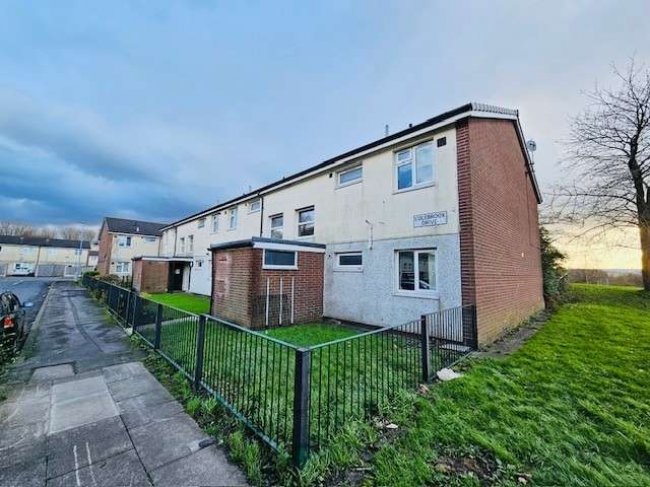 11 Colebrook Drive Manchester Greater Manchester, M40 5LB 10