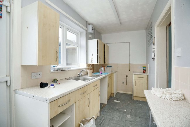 1 Broadway, Farcet, Peterborough, PE7 3AY 4