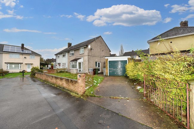 81 Dove Croft, New Ollerton, Newark, Nottinghamshire, NG22 9RQ 4