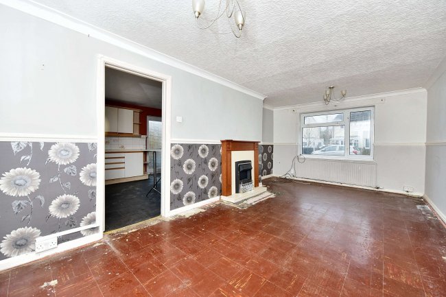 81 Dove Croft, New Ollerton, Newark, Nottinghamshire, NG22 9RQ 4