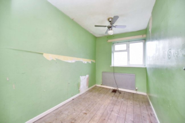 81 Dove Croft, New Ollerton, Newark, Nottinghamshire, NG22 9RQ 4