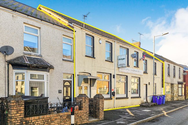 Conservative Club, 8-10 Bridgend Rd, Aberkenfig, Bridgend, CF32 9BG 5