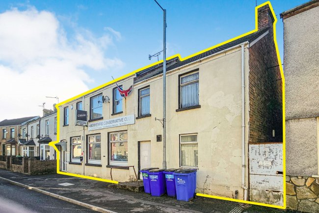 Conservative Club, 8-10 Bridgend Rd, Aberkenfig, Bridgend, CF32 9BG 5