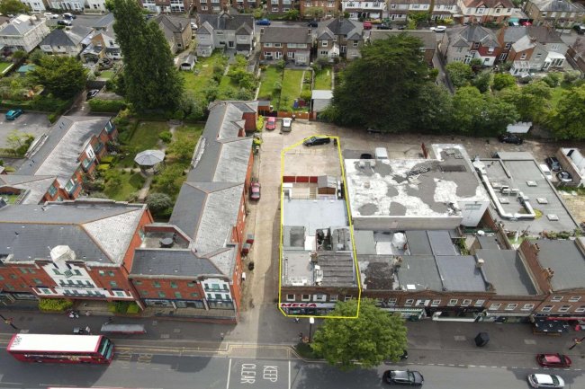 53 Central Road, Worcester Park, Surrey KT4 8EB 1