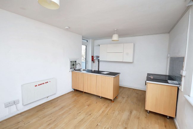 Flat 22, Verulam House, Hammersmith Grove, London,  W6 0NW 4