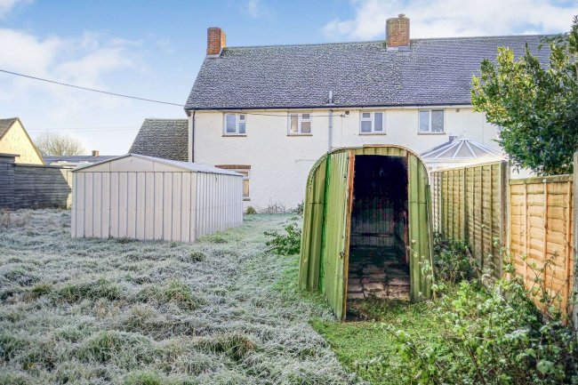 4 Hungerford Road, East Grafton, Marlborough, SN8 3DG 9