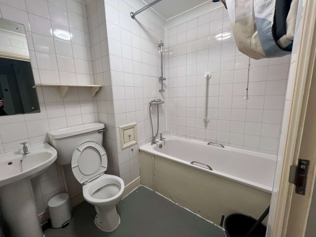 96 Cricketfield Road, Clapton, London E5 8NS 6