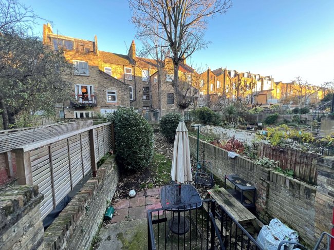 96 Cricketfield Road, Clapton, London E5 8NS 6