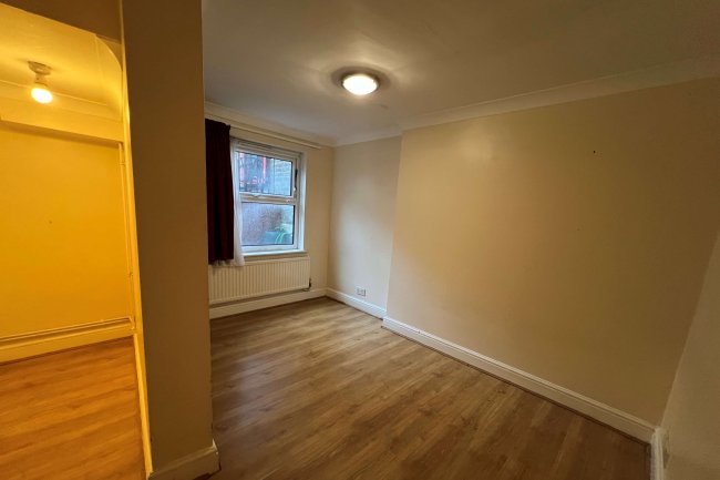 96 Cricketfield Road, Clapton, London E5 8NS 6