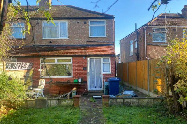 153 Conway Crescent, Perivale, Greenford UB6 8JB 7