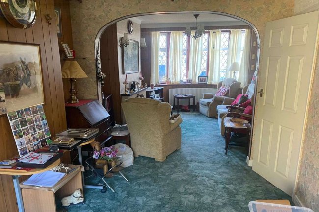 153 Conway Crescent, Perivale, Greenford UB6 8JB 7