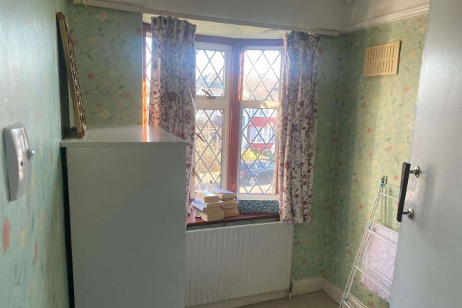 153 Conway Crescent, Perivale, Greenford UB6 8JB 7