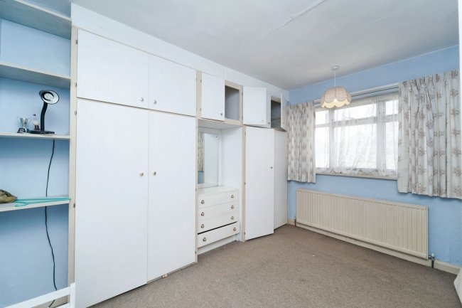 9 Hughenden Road, Worcester Park, Surrey, KT4 8DD 7