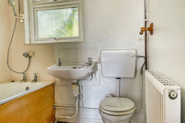 56 St Marys Close, Trimley, St Mary, Felixstowe, IP11 0TX 10