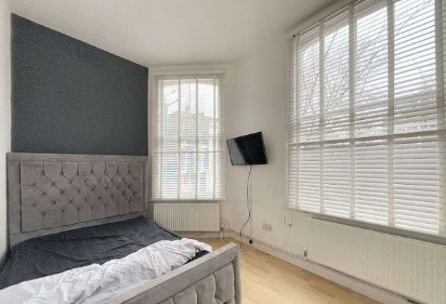 Flat A, 3 Cornwall Crescent, London W11 1PH 4